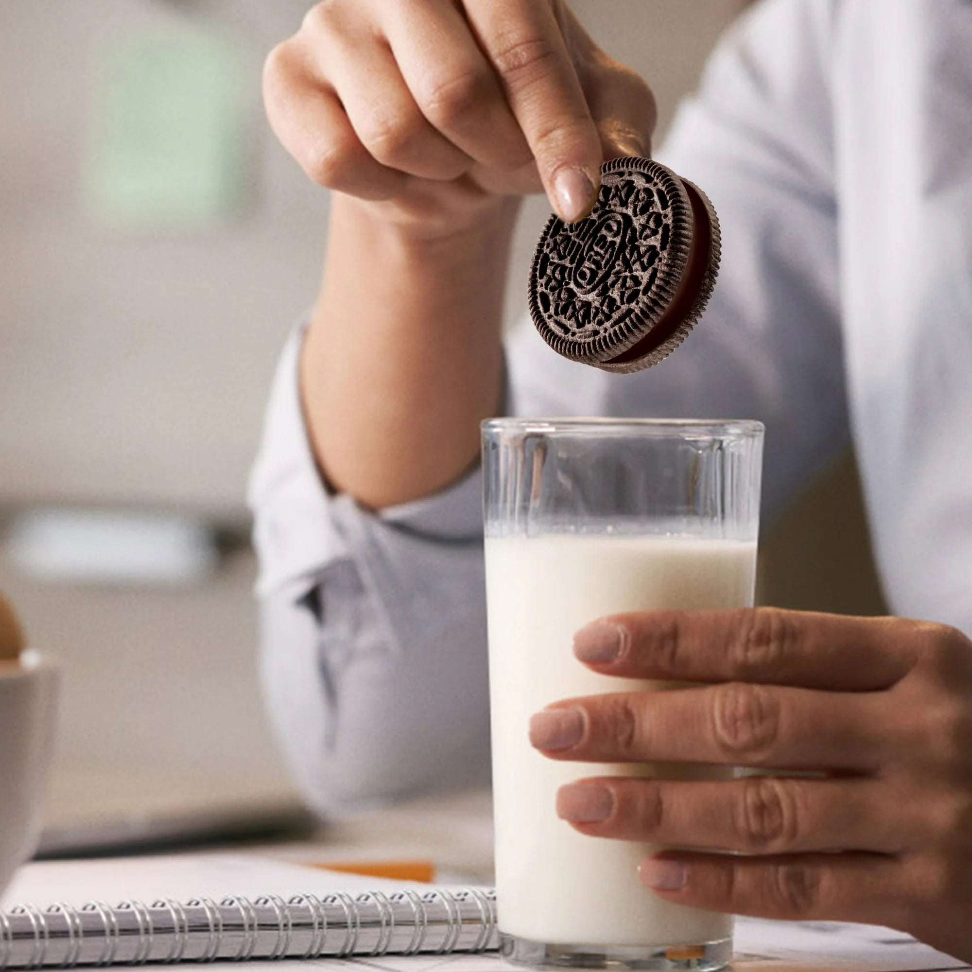 Oreo Dark Chocolate Creme Sandwich Cookies – Rich American Chocolate Creme Cookies