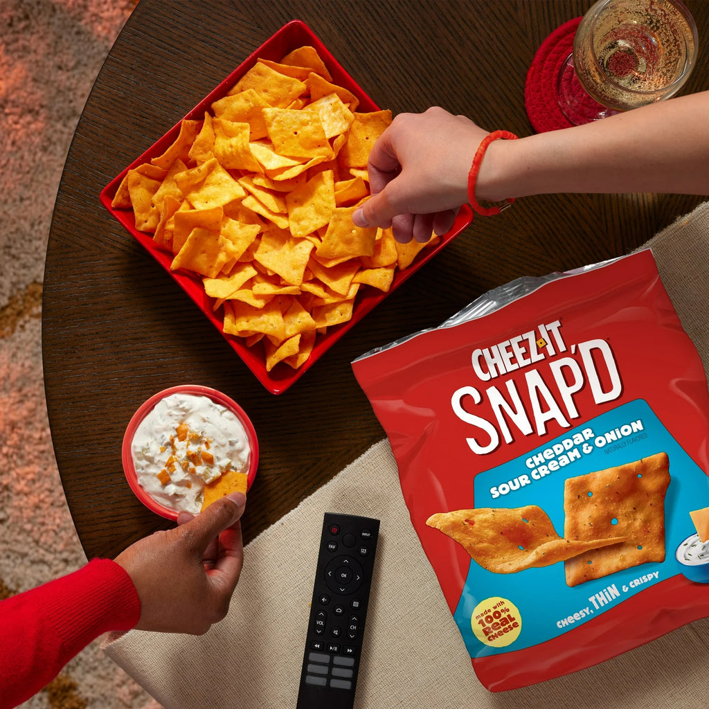 Cheez-It Snap'd Cheddar Sour Cream and Onion Cheesy Baked Chips