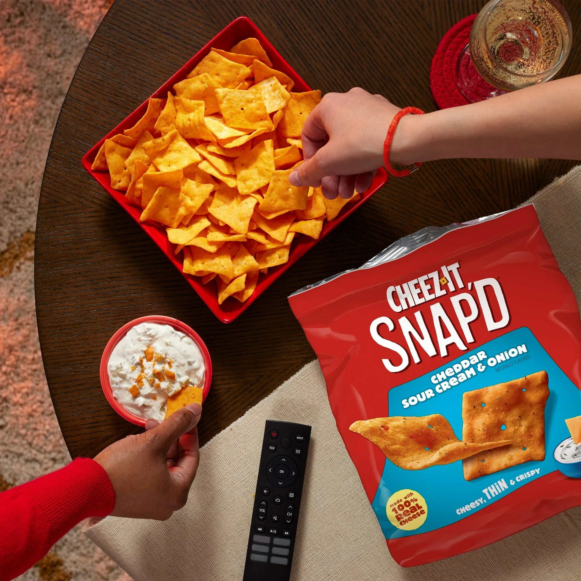 Cheez-It Snap'd Cheddar Sour Cream and Onion Cheesy Baked Chips
