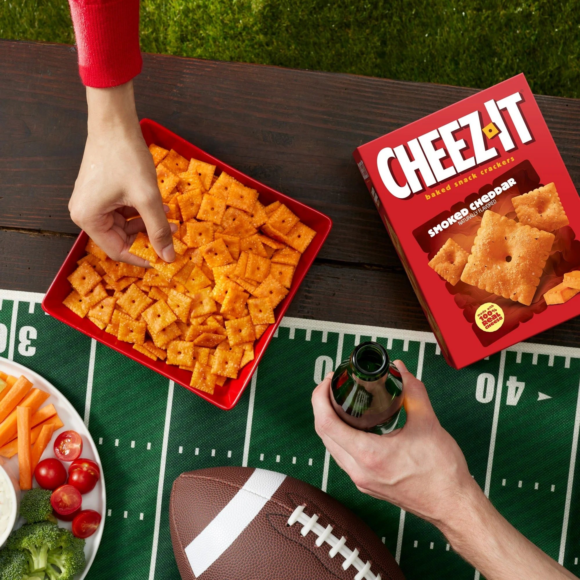 Cheez-It Smoked Cheddar Cheese Crackers